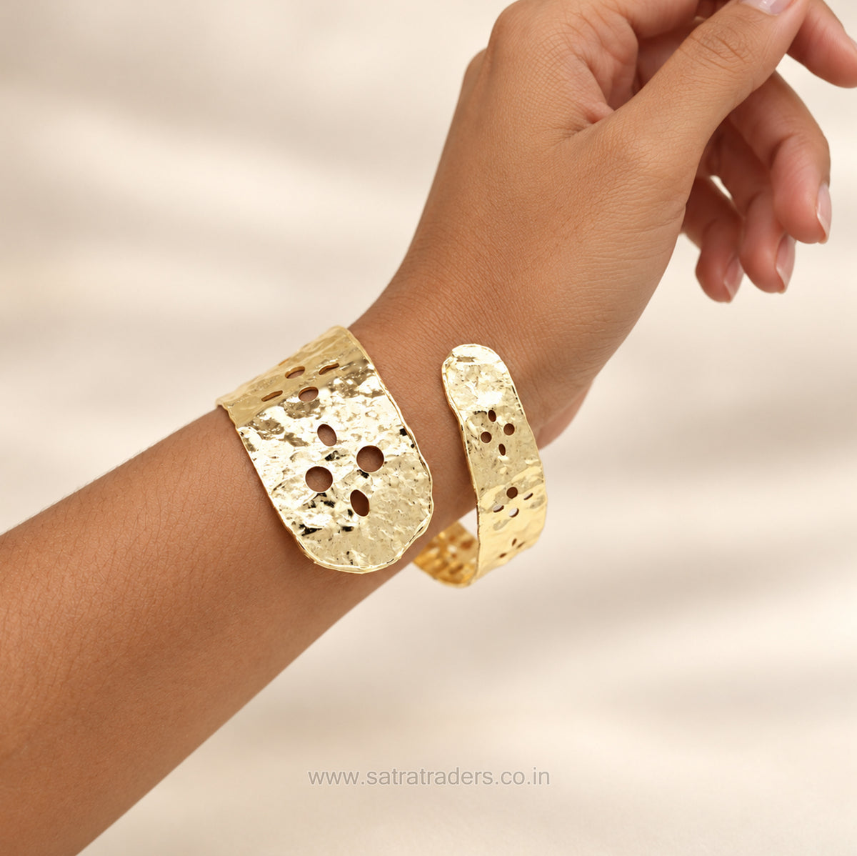 Abstract Cutout Hammered Wrap Brass Kada | 1pc | K134