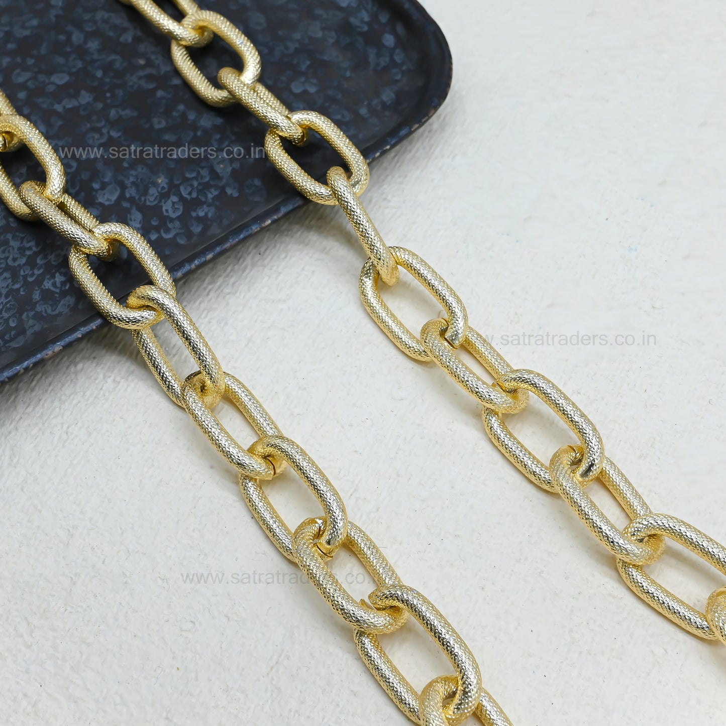 Aluminium Chain | Size : W-19mm H-32mm | Qty : 1mtr | JT-19-35-48